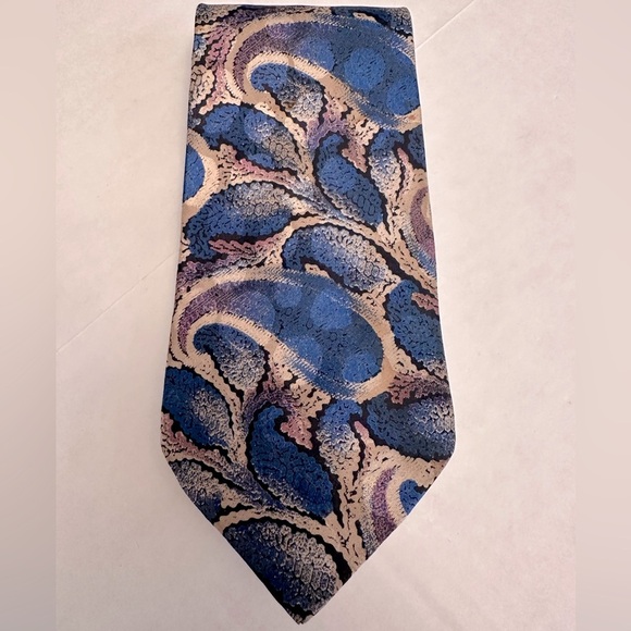 Vintage 80's Gianni Versace 100% Silk Necktie Blue Tan Pink Paisley Italy Made - Picture 1 of 9
